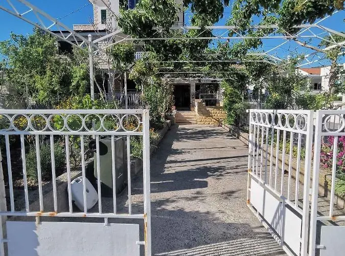 公寓 Three-bedroom In I Vinišće