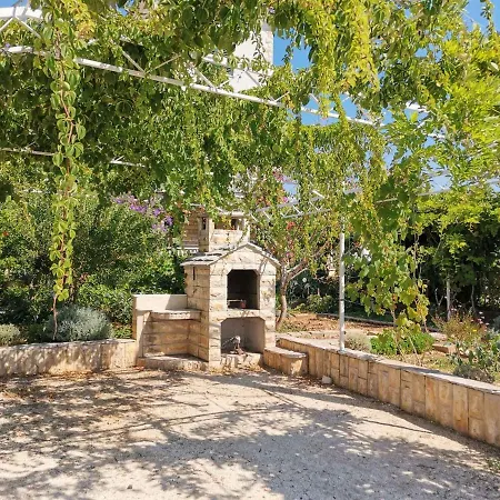 Three-bedroom In I * Vinišće