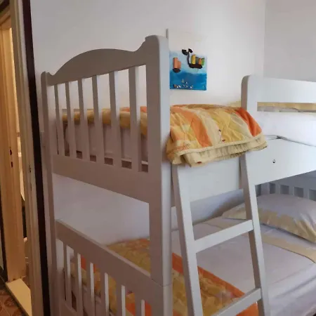 Three-bedroom In I *