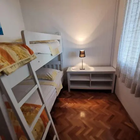 Three-bedroom In I *