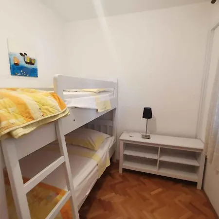 Three-bedroom In I * Vinišće