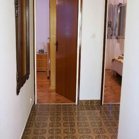 Three-bedroom In I Daire